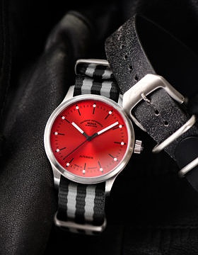Men's watch / unisex  MÜHLE-GLASHÜTTE, Panova Red / 40mm, SKU: M1-40-78-NB-IV | dimax.lv